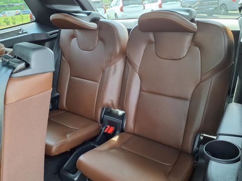 Certified 2025 Volvo XC90 B5 Plus image 6