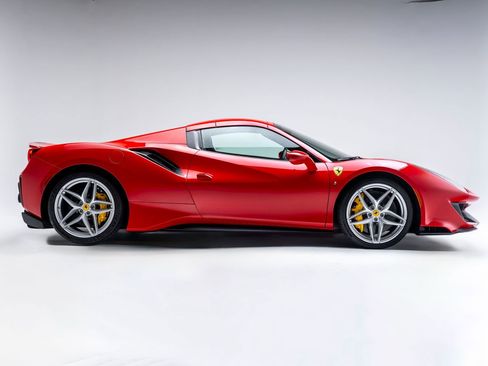 Used 2020 Ferrari 488 Pista Spider image 5