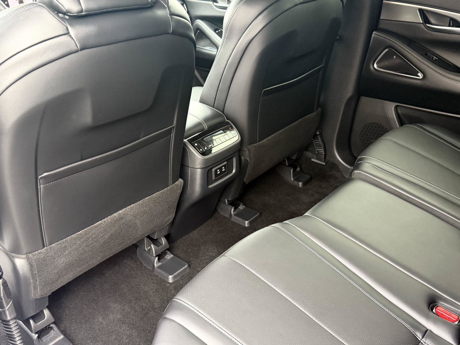 Used 2026 INFINITI QX60 Luxe w/ Family Package AWD/4WD image 39