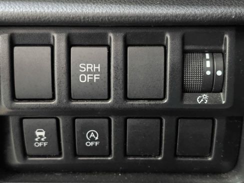 Used 2021 Subaru Forester AWD/4WD image 21