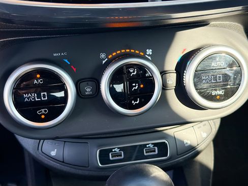 Used 2023 FIAT 500X Pop w/ Comfort Group image 30