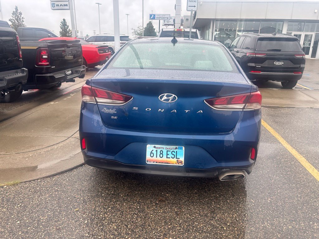Used 2018 Hyundai Sonata SE w/ Winter Weather Package FWD image 12
