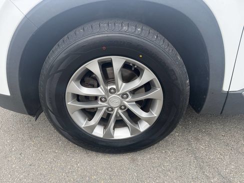 Used 2020 Hyundai Santa Fe SE image 18