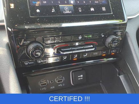 Certified 2025 Jeep Grand Cherokee Altitude AWD/4WD image 16