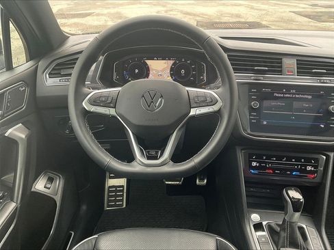 Used 2023 Volkswagen Tiguan SEL R-Line image 17