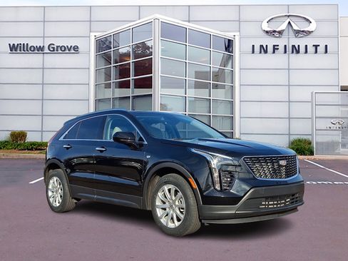 Used 2023 Cadillac XT4 Luxury w/ Cold Weather Package image 1