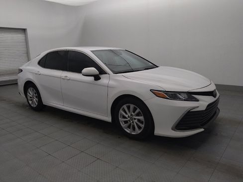 Used 2021 Toyota Camry LE image 11