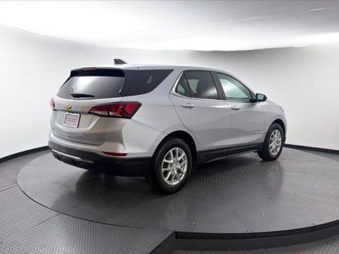 Used 2022 Chevrolet Equinox LT FWD image 9