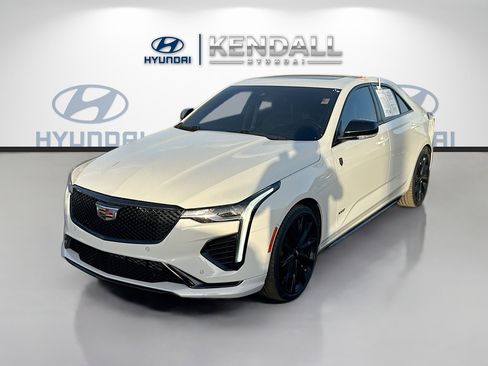 Used 2022 Cadillac CT4 V w/ LPO, ONYX Package image 3