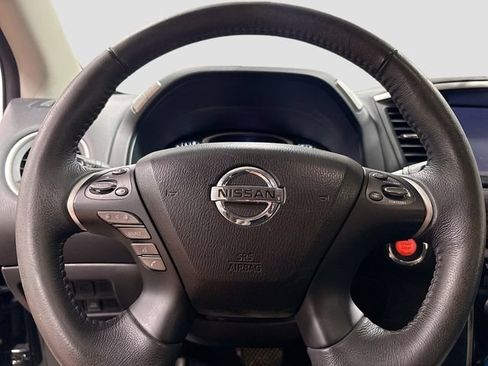 Used 2018 Nissan Pathfinder SV AWD/4WD image 11
