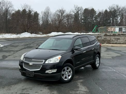 Used 2009 Chevrolet Traverse LT image 1