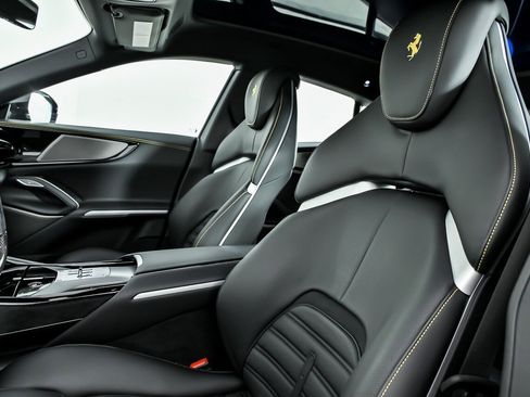Used 2025 Ferrari Purosangue image 28