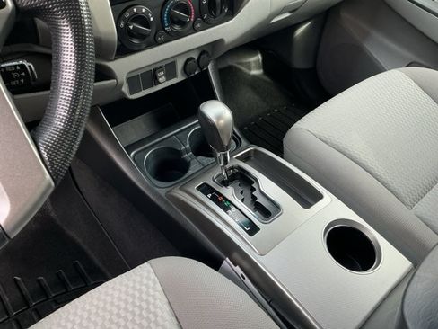 Used 2013 Toyota Tacoma PreRunner w/ SR5 Pkg RWD image 18