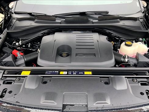New 2026 Land Rover Range Rover Long Wheelbase SE AWD/4WD image 16