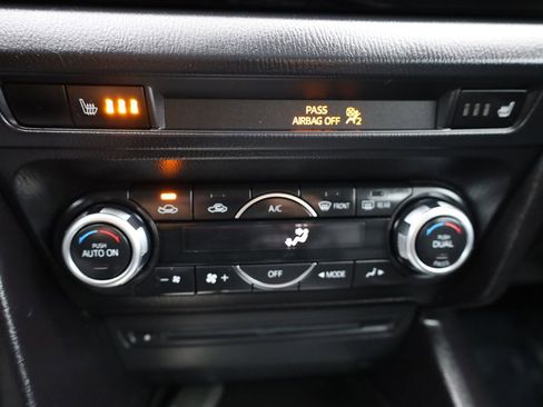 Used 2016 MAZDA MAZDA3 i Grand Touring image 28