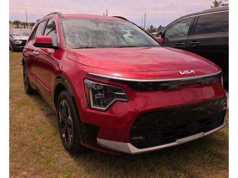 Used 2023 Kia Niro Wave FWD image 2