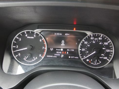 Used 2021 Nissan Rogue SV image 12