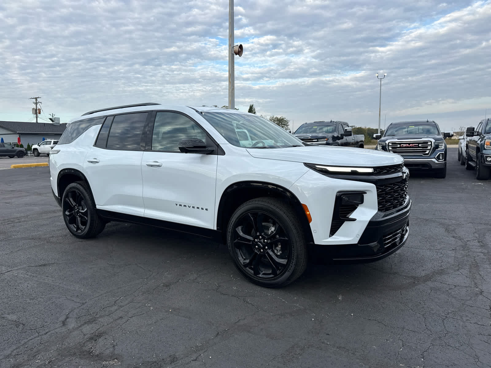 New 2027 Chevrolet Traverse RS w/ LPO, Floor Liner Package AWD/4WD image 7