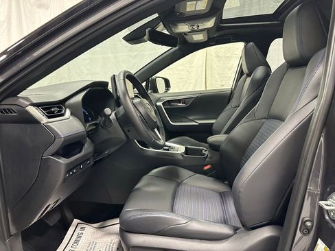 Used 2025 Toyota RAV4 XSE w/ Weather Package AWD/4WD image 14