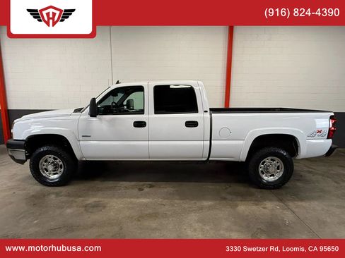 Used 2007 Chevrolet Silverado 2500 LT w/ Heavy-Duty Power Package image 3