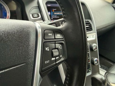 Used 2011 Volvo XC60 T6 R-Design w/ Convenience Pkg image 22