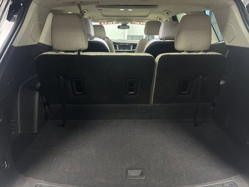 Used 2022 Buick Enclave Essence w/ Experience Buick Package image 5