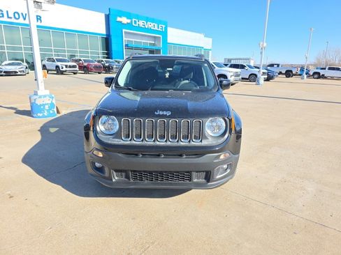 Used 2017 Jeep Renegade Latitude w/ Popular Equipment Group image 2