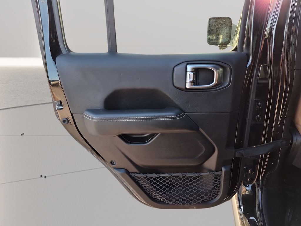 Used 2021 Jeep Wrangler Unlimited Rubicon AWD/4WD image 38