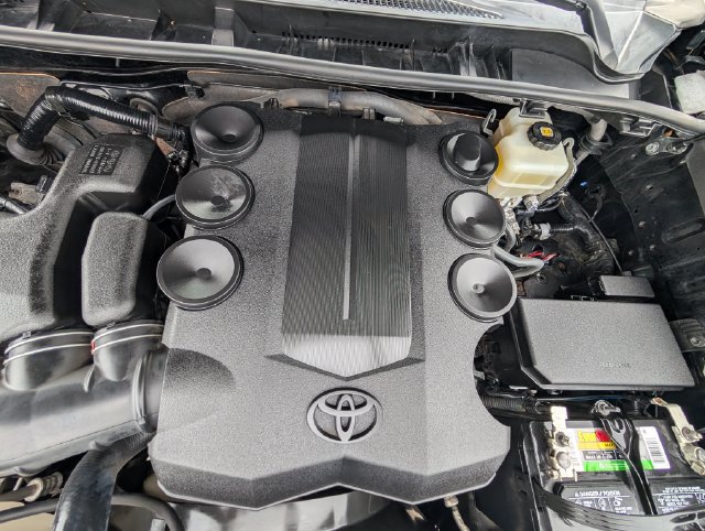 Used 2018 Toyota 4Runner SR5 AWD/4WD image 26