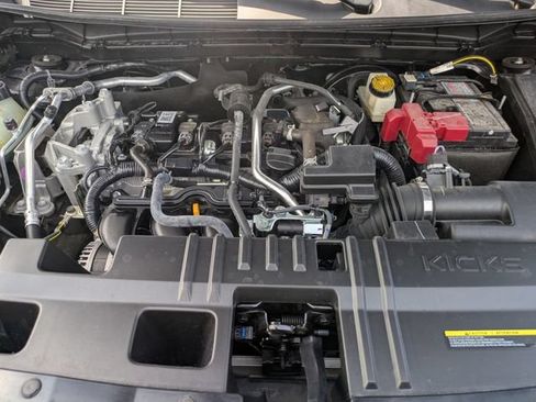 Used 2025 Nissan Kicks SV FWD image 13