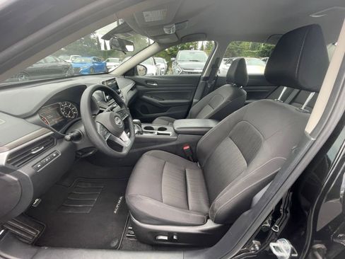 Used 2025 Nissan Altima 2.5 SV image 22