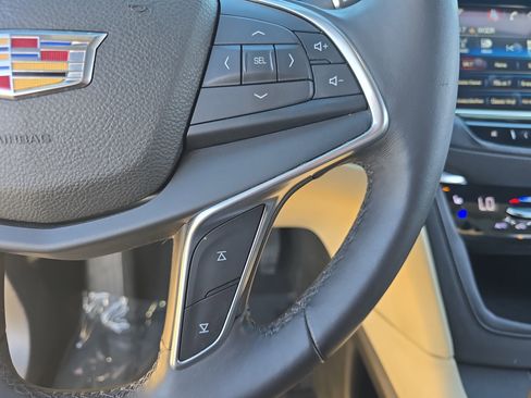 Used 2017 Cadillac XT5 Premium Luxury image 18