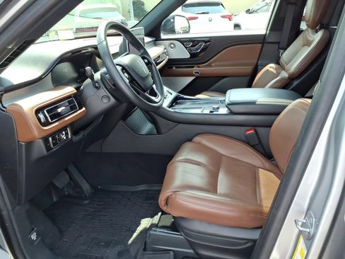 Used 2024 Lincoln Aviator Reserve w/ Equipment Group 201A AWD/4WD image 10