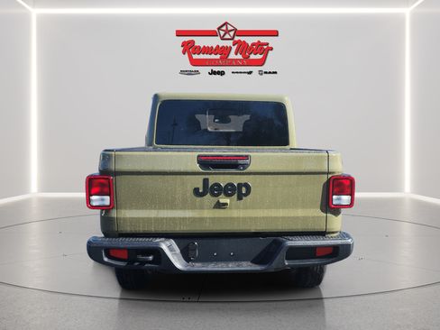 New 2026 Jeep Gladiator Sport AWD/4WD image 4