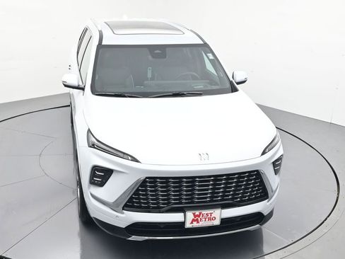 New 2026 Buick Enclave Avenir w/ Super Cruise Package image 4