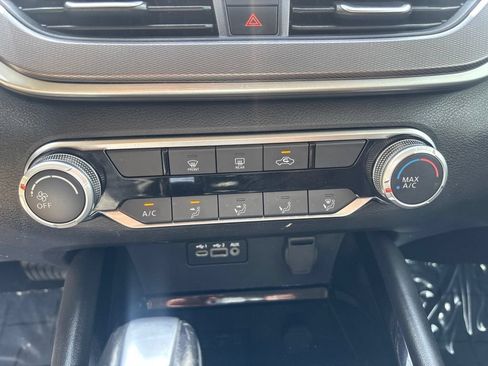Used 2024 Nissan Altima 2.5 SR FWD image 32