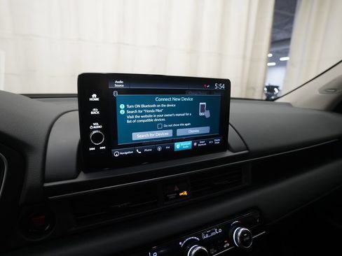 Certified 2025 Honda Pilot Touring image 6