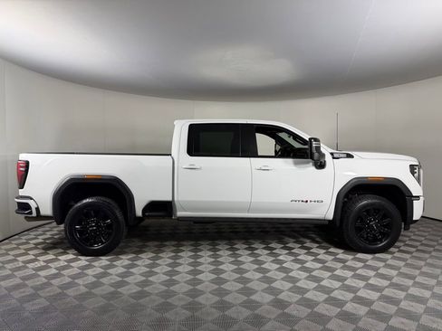 Used 2024 GMC Sierra 2500 AT4 w/ AT4 Preferred Package image 7