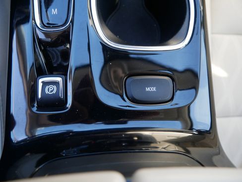 Used 2022 Buick Envision Avenir w/ Technology Package II image 33