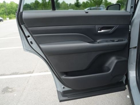 Used 2025 Toyota Grand Highlander AWD Hybrid image 17