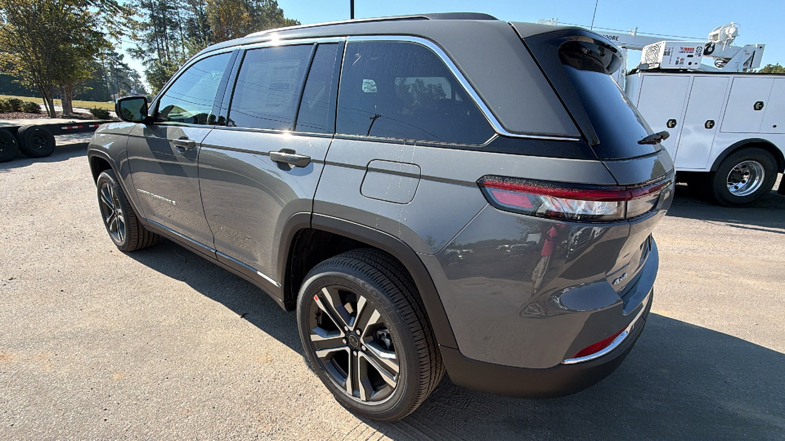New 2027 Jeep Grand Cherokee Laredo X AWD/4WD image 10