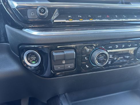 Used 2022 Chevrolet Silverado 1500 LTZ w/ LTZ Premium Package image 17