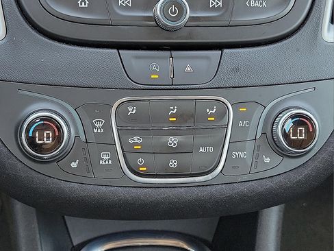 Used 2024 Chevrolet Malibu LT image 15