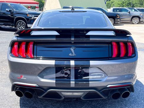Used 2021 Ford Mustang Shelby GT500 w/ Technology Package RWD image 8