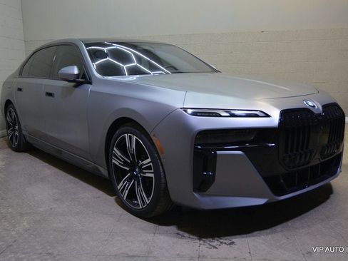 Used 2023 BMW i7 xDrive60 AWD/4WD image 1