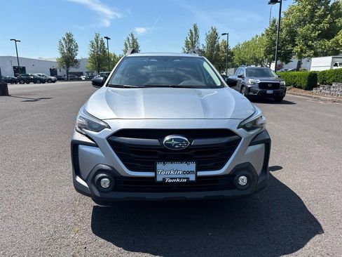 Used 2023 Subaru Outback Premium AWD/4WD image 2