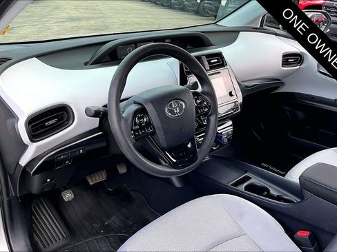 Used 2019 Toyota Prius LE image 15