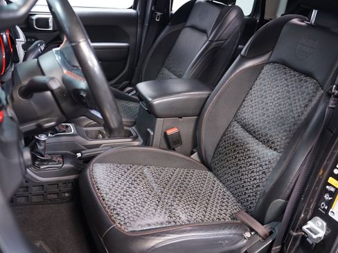 Used 2023 Jeep Gladiator Rubicon w/ LED Lighting Group image 33