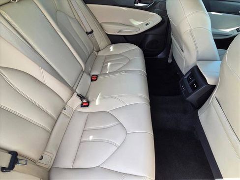 Used 2019 Toyota Avalon XLE w/ Protection Package FWD image 18