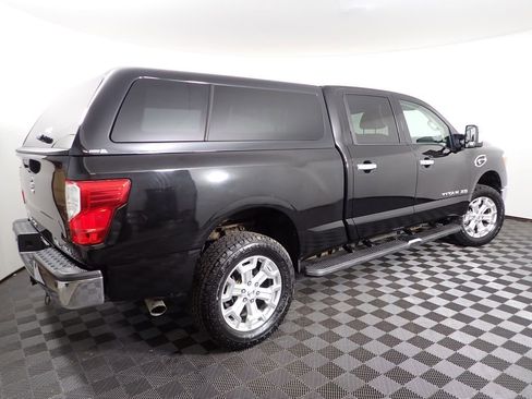 Used 2016 Nissan Titan SL image 23